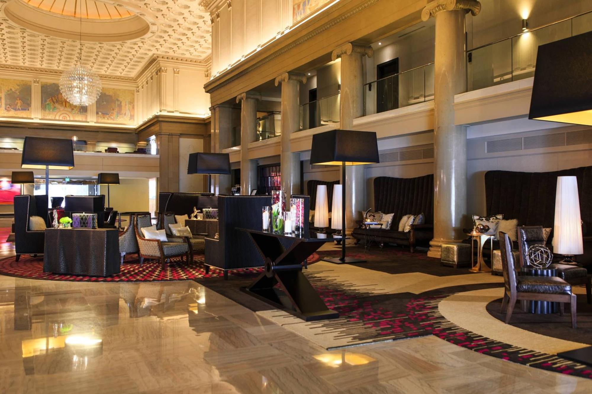 Renaissance Downtown Center Hotel