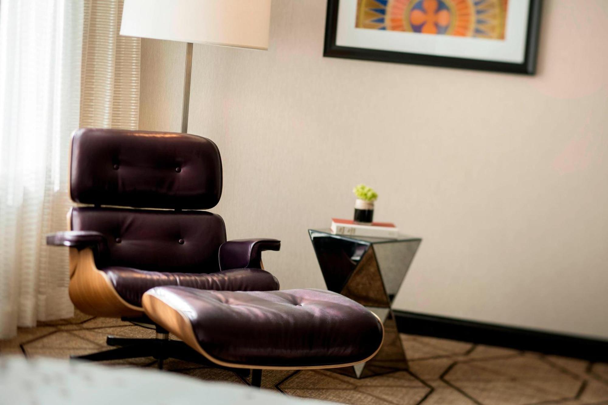 Renaissance Downtown Center 4* Denver